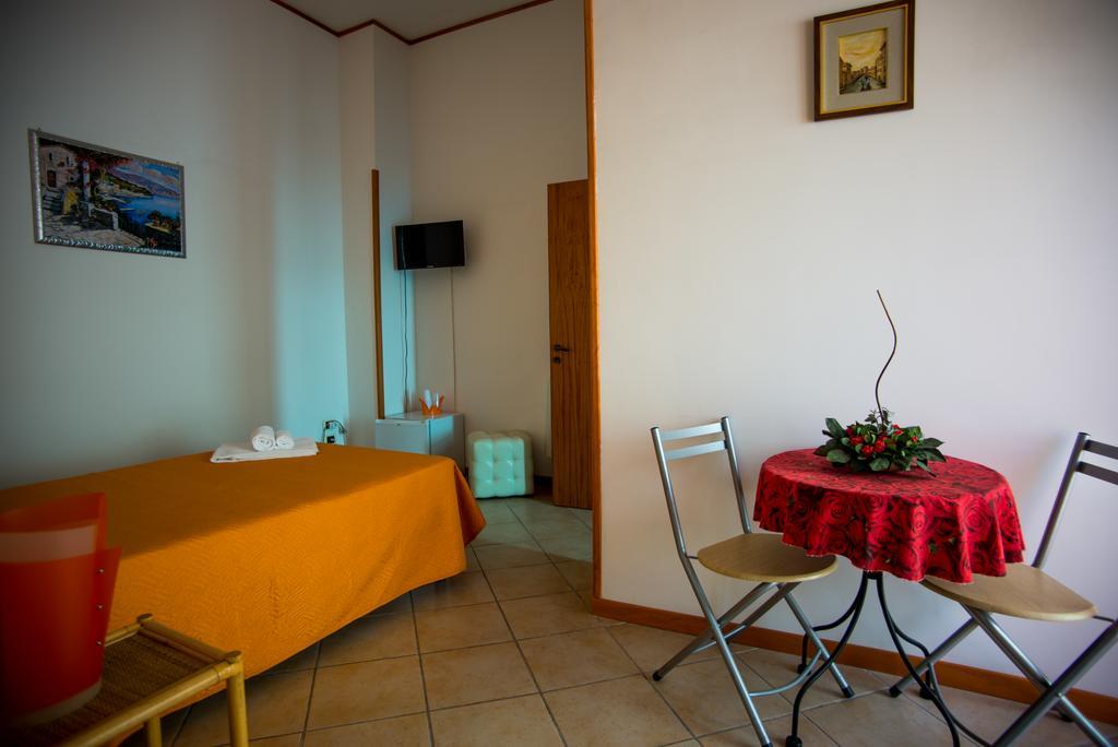 Hotel Residence Lupiae Lecce Esterno foto
